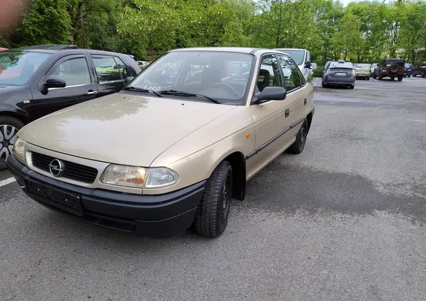 samochody osobowe Opel Astra cena 2150 przebieg: 145600, rok produkcji 1999 z Kraków